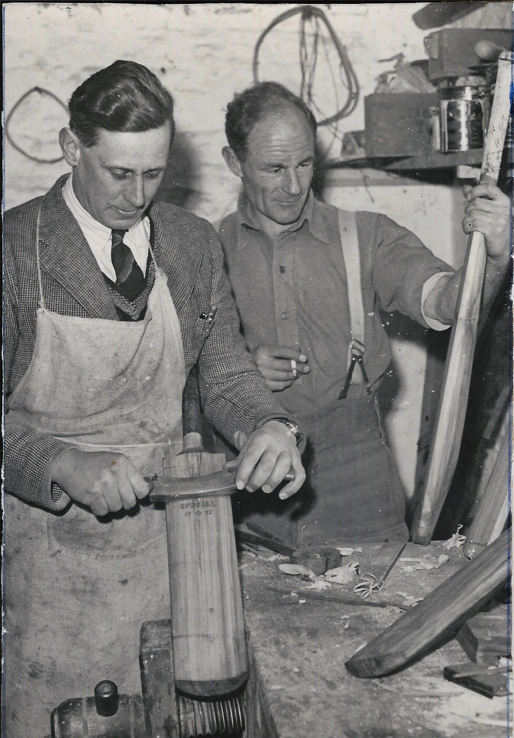 Cecil Barnes & Jack Osborne trying their hand at making a cricket bat